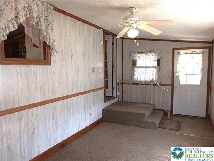 Property Photo: 233 Independence Way PA 18343