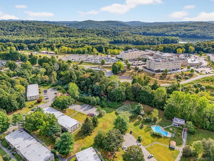 Property Photo:  516 Vista On The Lake 516  NY 10512 