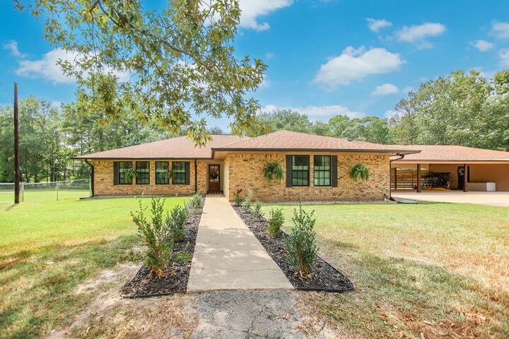 304 Hosea Forrest Road  Huntington TX 75949 photo