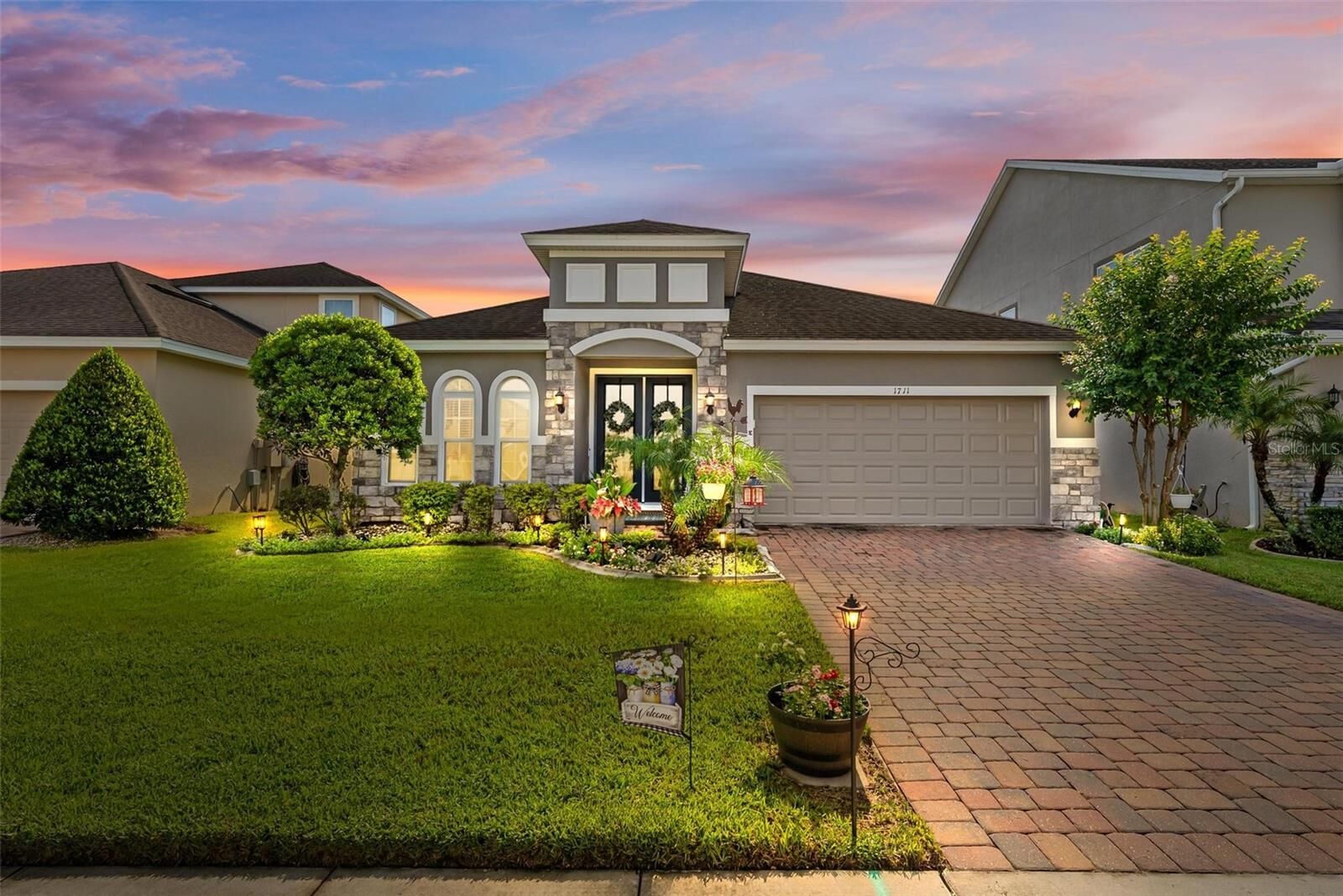 Property Photo: 1711 Reflection Lane FL 34771