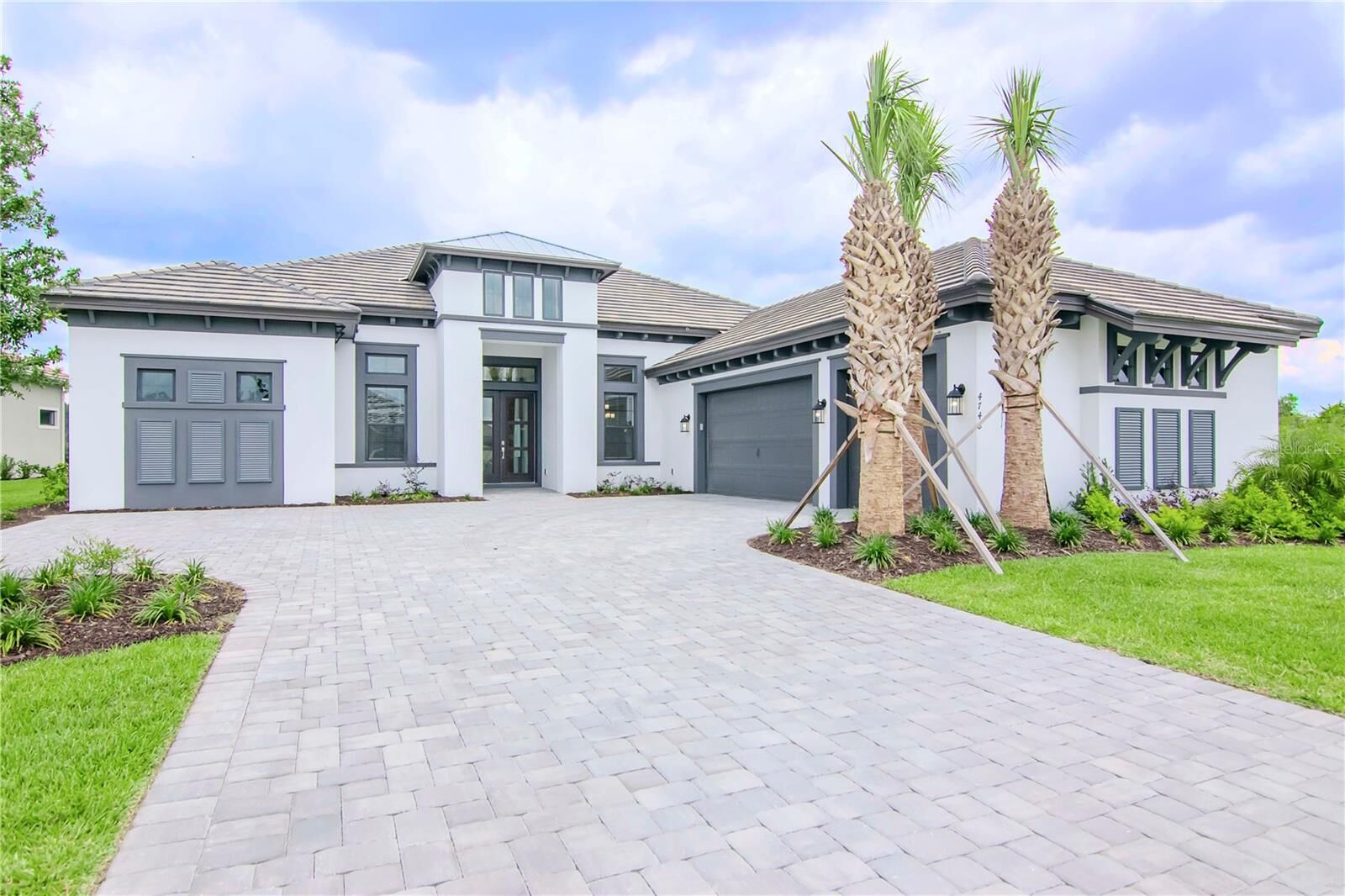 Property Photo: 4748 Freccia Loop FL 33543