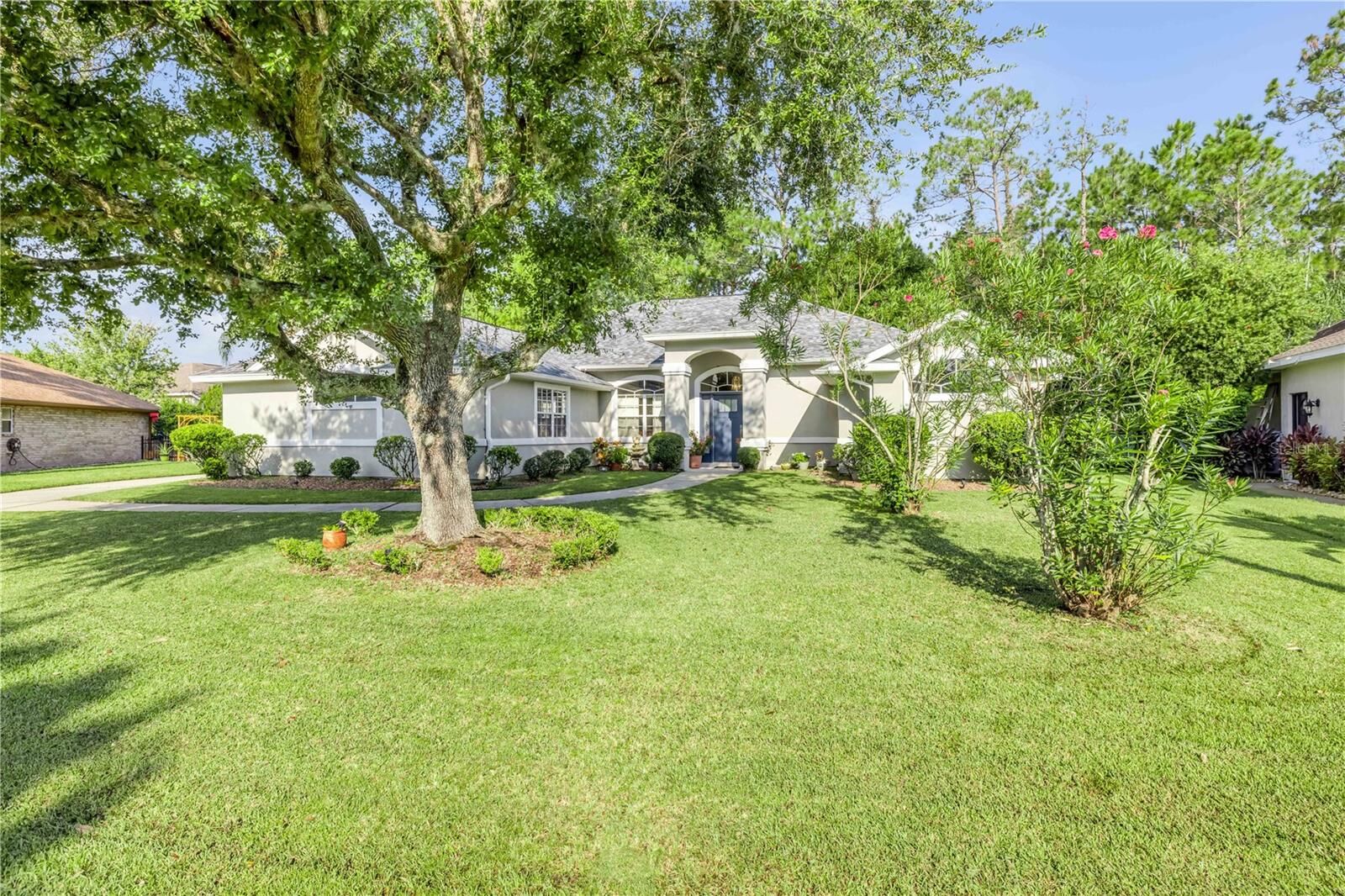 Property Photo: 27 Foxhunter Flat FL 32174