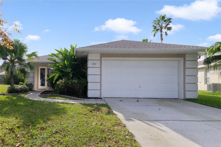 Property Photo: 2904 Sunset Retreat Court FL 34747