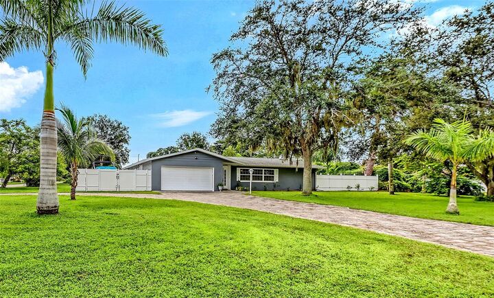 Property Photo:  5005 Inverness Drive  FL 34243 