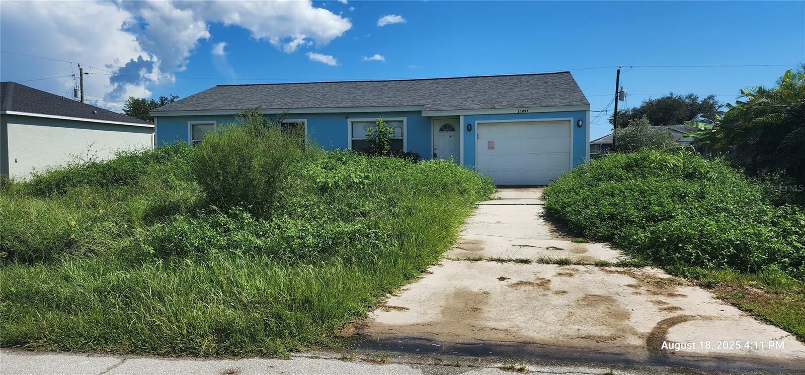 Property Photo: 11097 Magdalena Avenue FL 34224