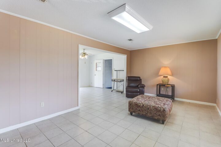 Property Photo:  400 N Wilson Boulevard  MS 39503 