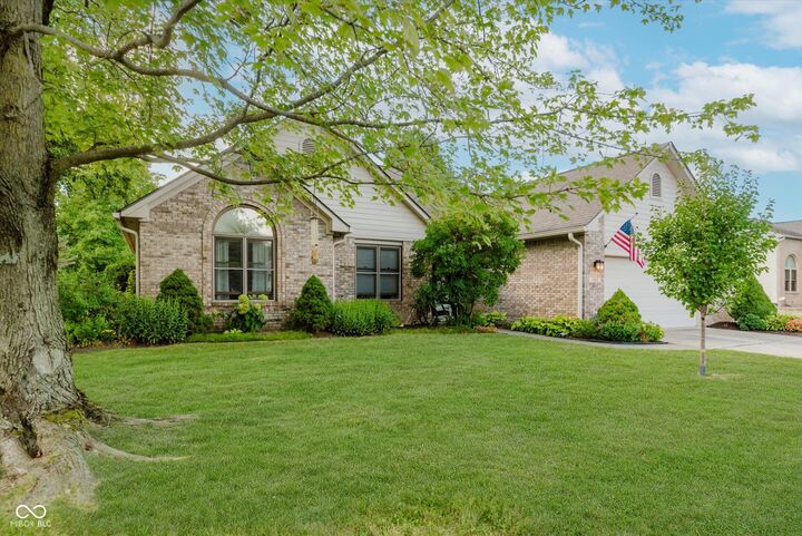 Property Photo: 1260 Runningbrook Drive IN 46123