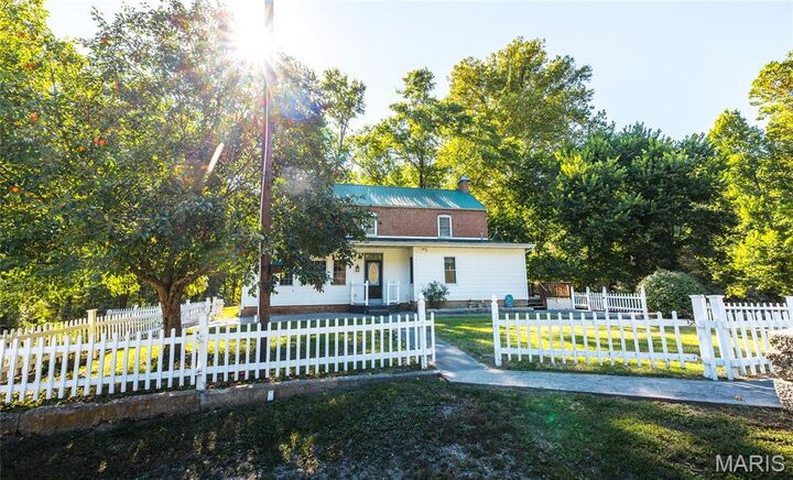 Property Photo:  2118 County Road 522  MO 65035 