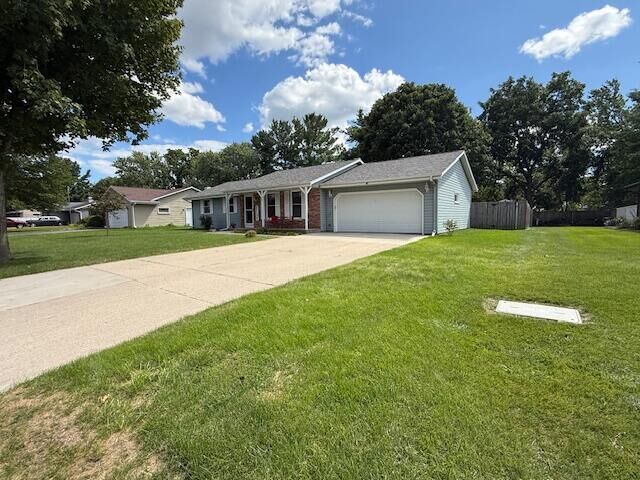 Property Photo:  1239 Woodland Dr  WI 53563 