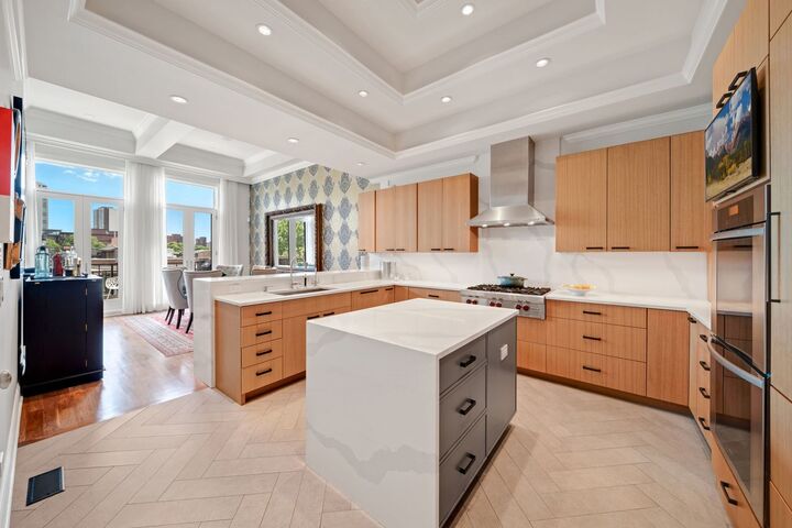 Property Photo: 3444 N Halsted Street Ph IL 60657