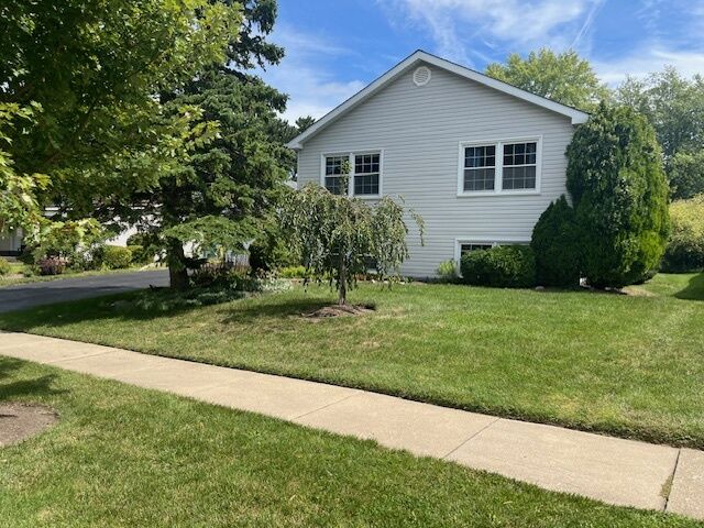 Property Photo:  810 Red Bridge Road  IL 60047 