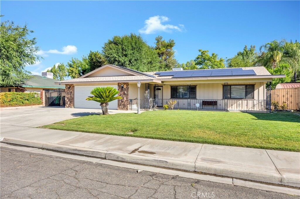 Property Photo:  41574 Lomas Street  CA 92544 