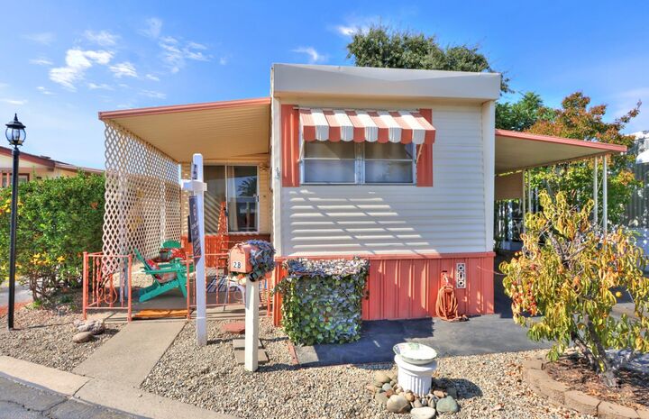 Property Photo: 28 Golden Inn Way CA 95670
