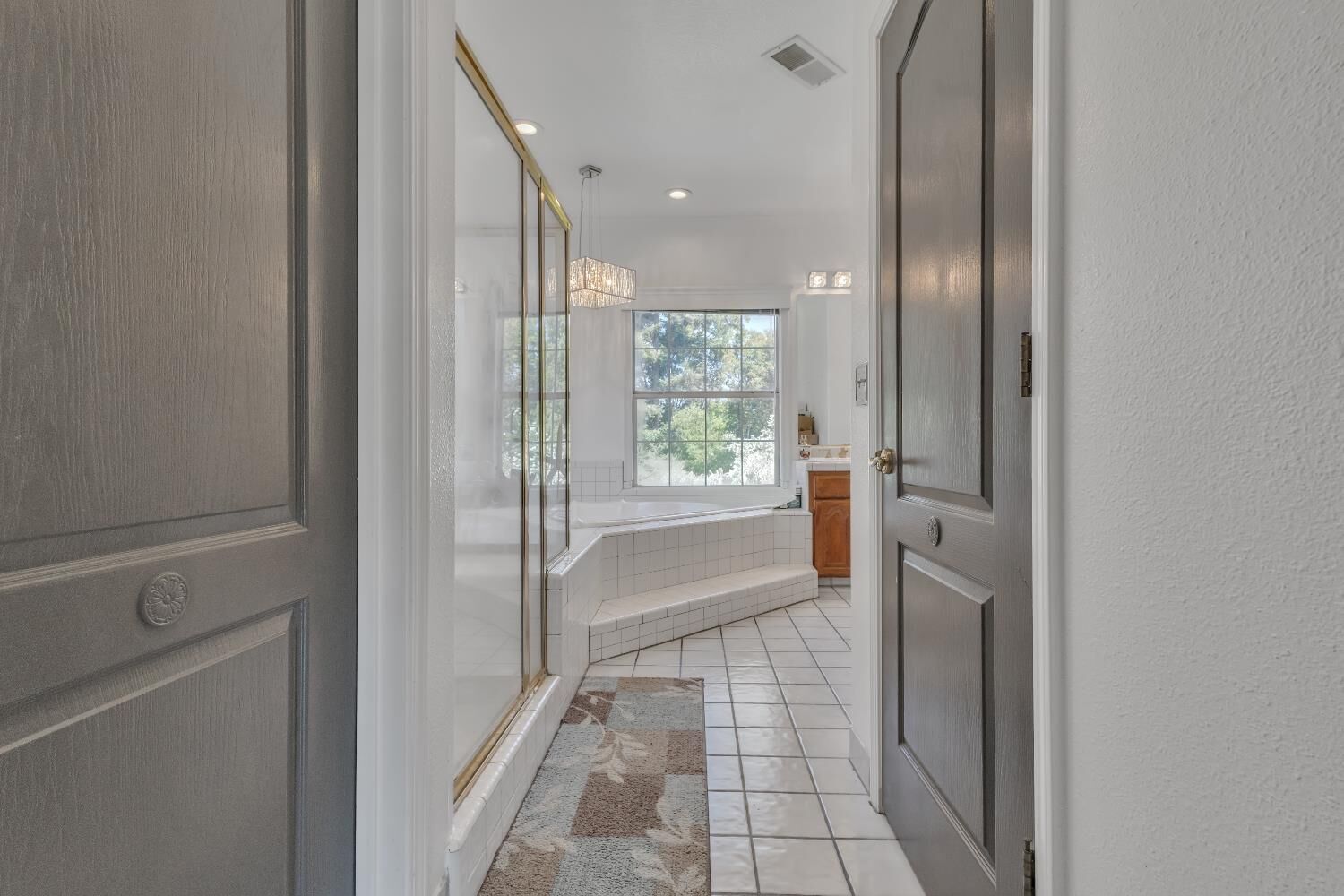 Property Photo:  5425 El Greco Drive  CA 95212 