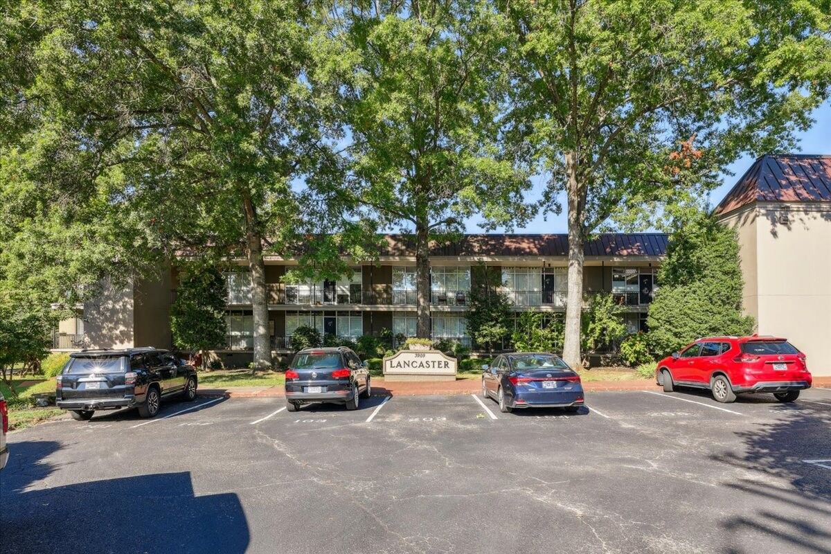 Property Photo:  3909 Whitland Ave 202  TN 37205 