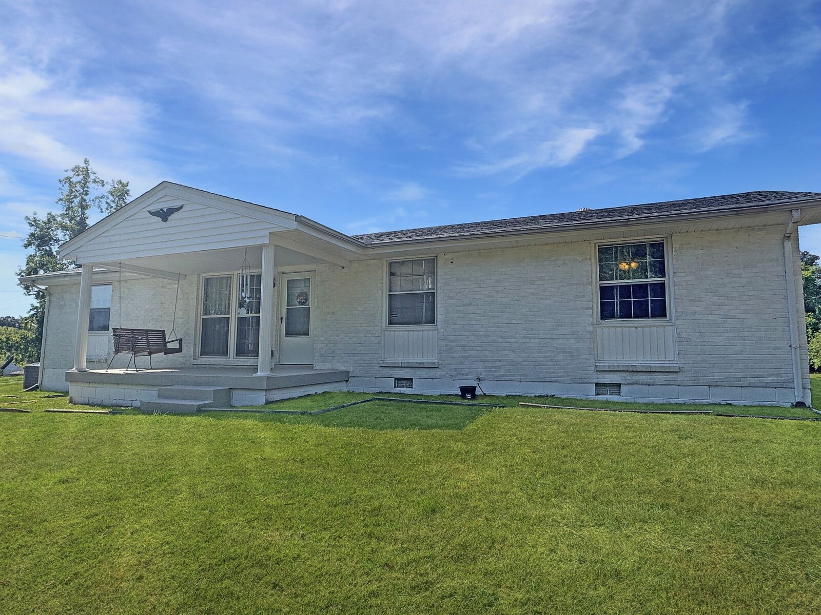 Property Photo:  203 Landiss Ave  TN 37050 