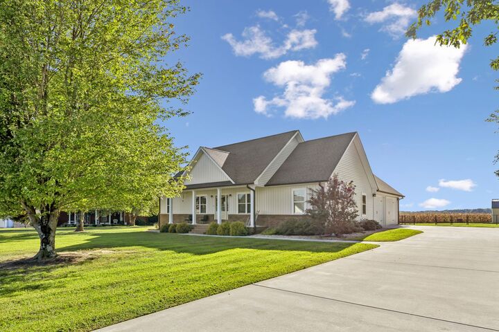 Property Photo:  14 Avery Ct  TN 37355 