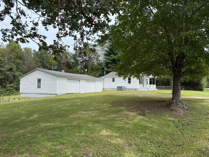Property Photo:  236 Emmett Stone Ln  TN 37360 