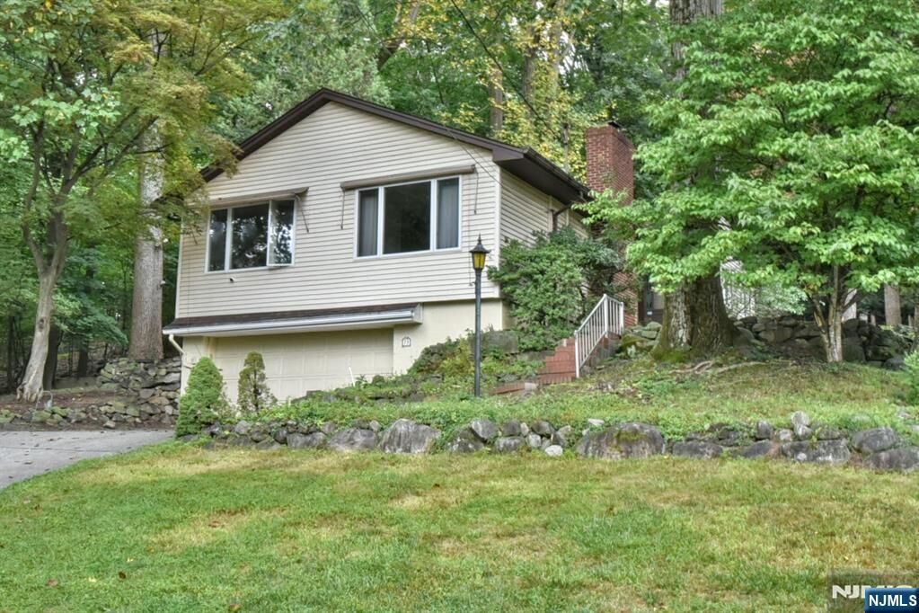 Property Photo:  73 Norman Drive  NJ 07446 