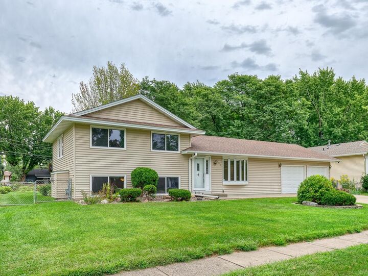 Property Photo: 841 Cortland Drive MN 55124