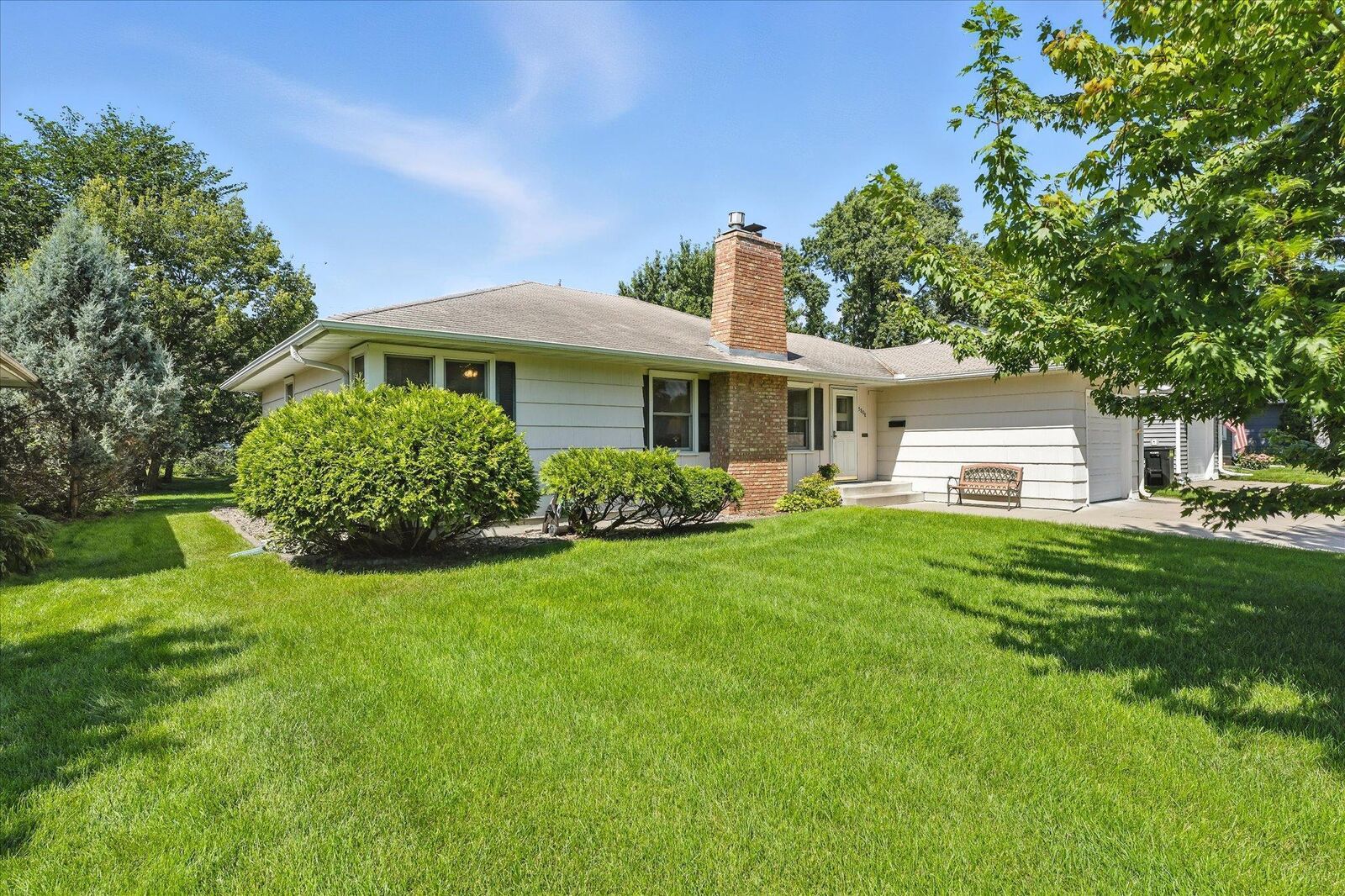Property Photo: 5808 Chowen Avenue S MN 55410