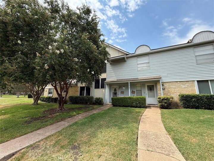 Property Photo:  4805 Rollingwood Court  TX 75043 