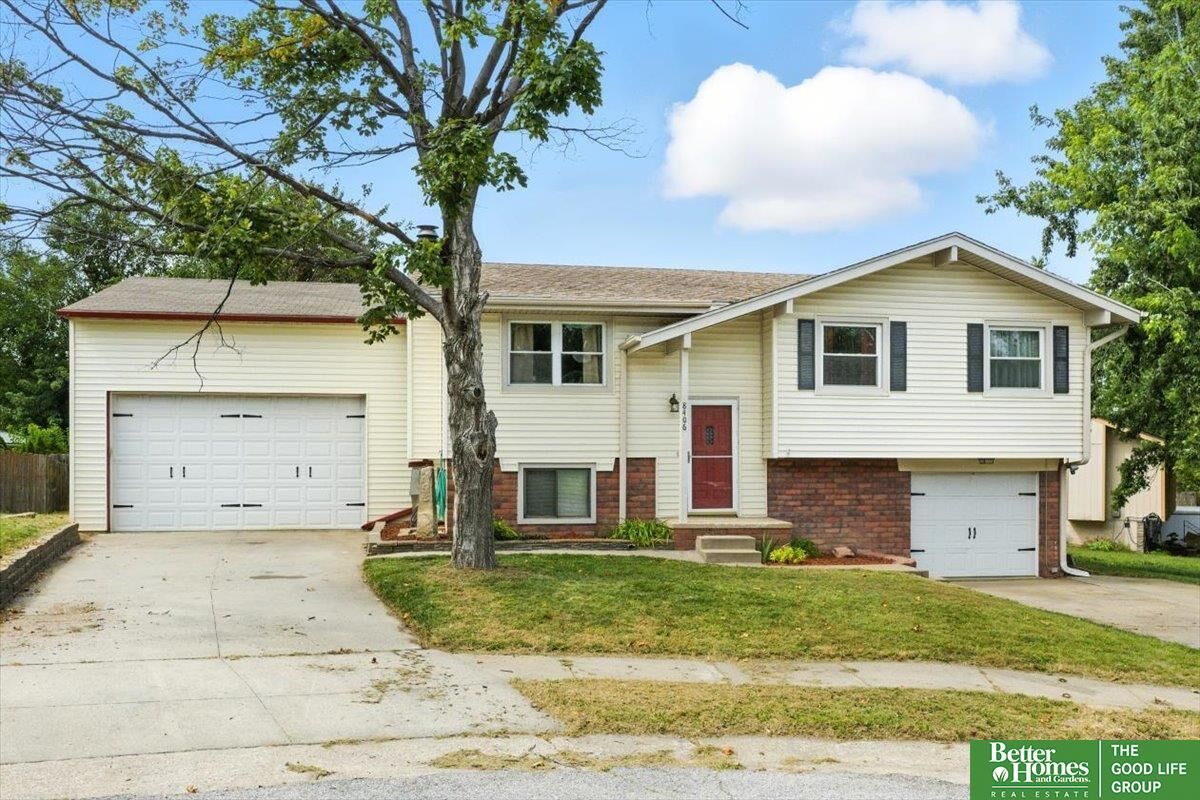 Property Photo: 8406 S 139 Circle NE 68138