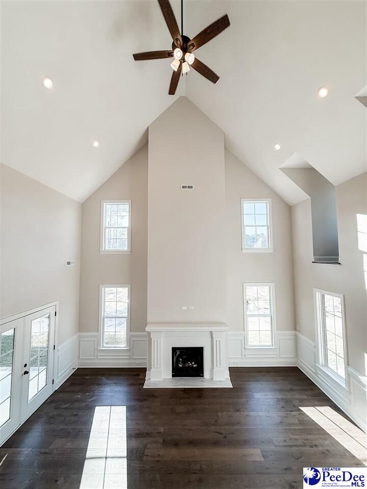 Property Photo:  724 Caledonia Ct  SC 29501 