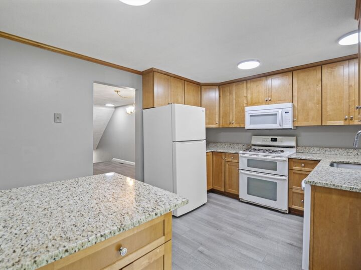 414 Farrwood Dr 414  Haverhill MA 01835 photo