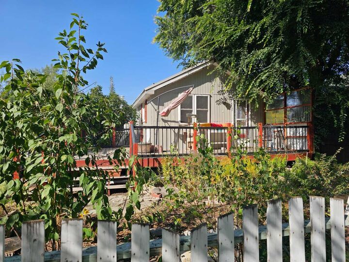 2212 23 Street  Nanton AB T0L 1R0 photo