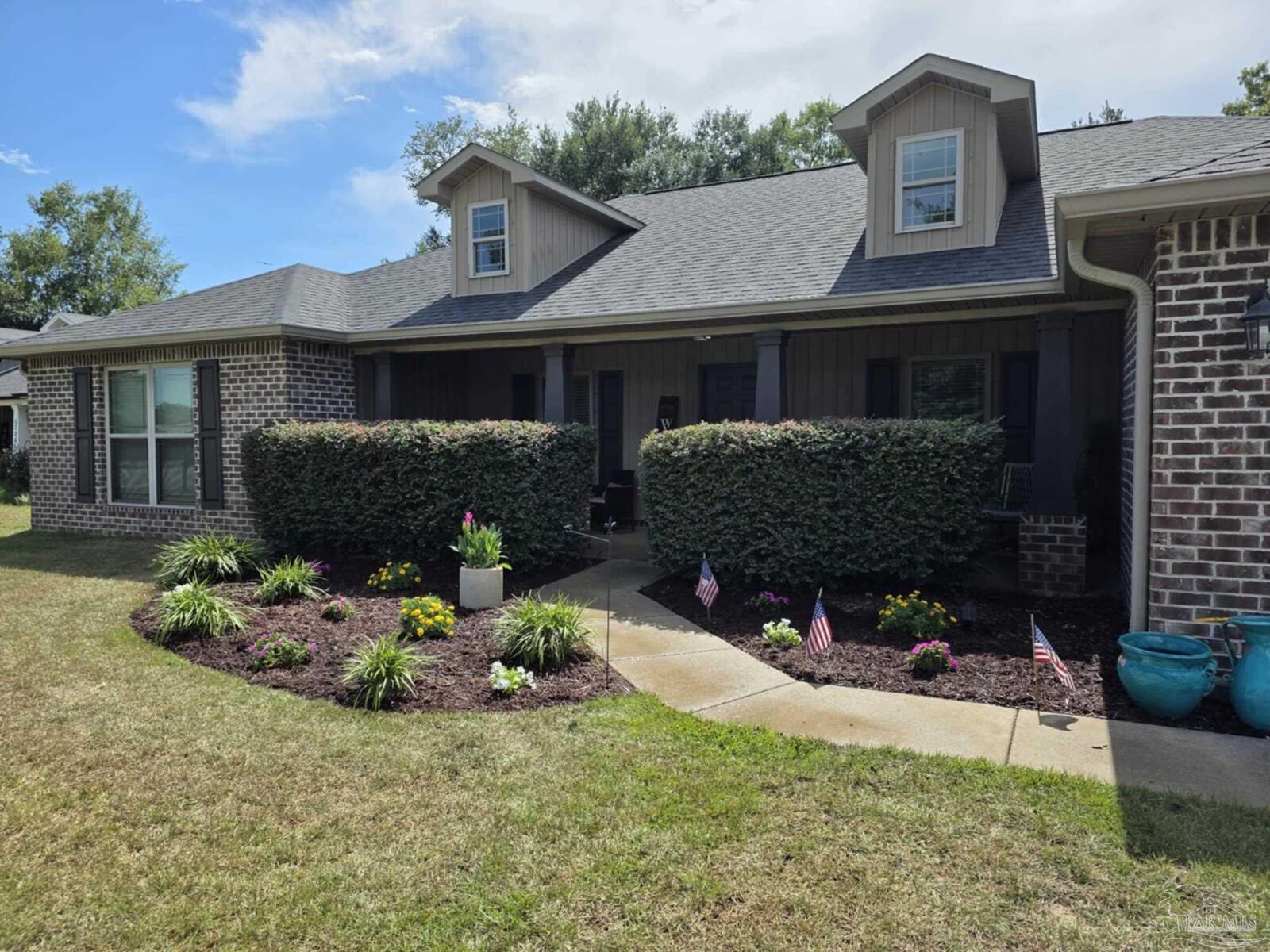 Property Photo:  5710 Mill Stream Way  FL 32571 