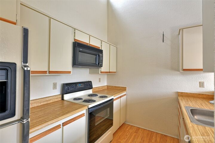 Property Photo: 820 E Cady Road E304 WA 98203