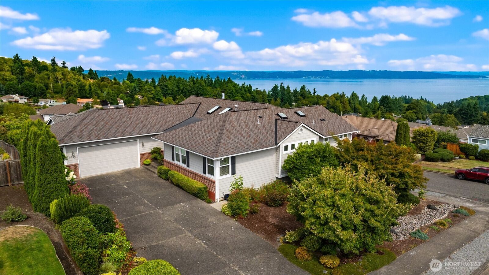 Property Photo:  5718  Pinnacle Court NE  WA 98422 