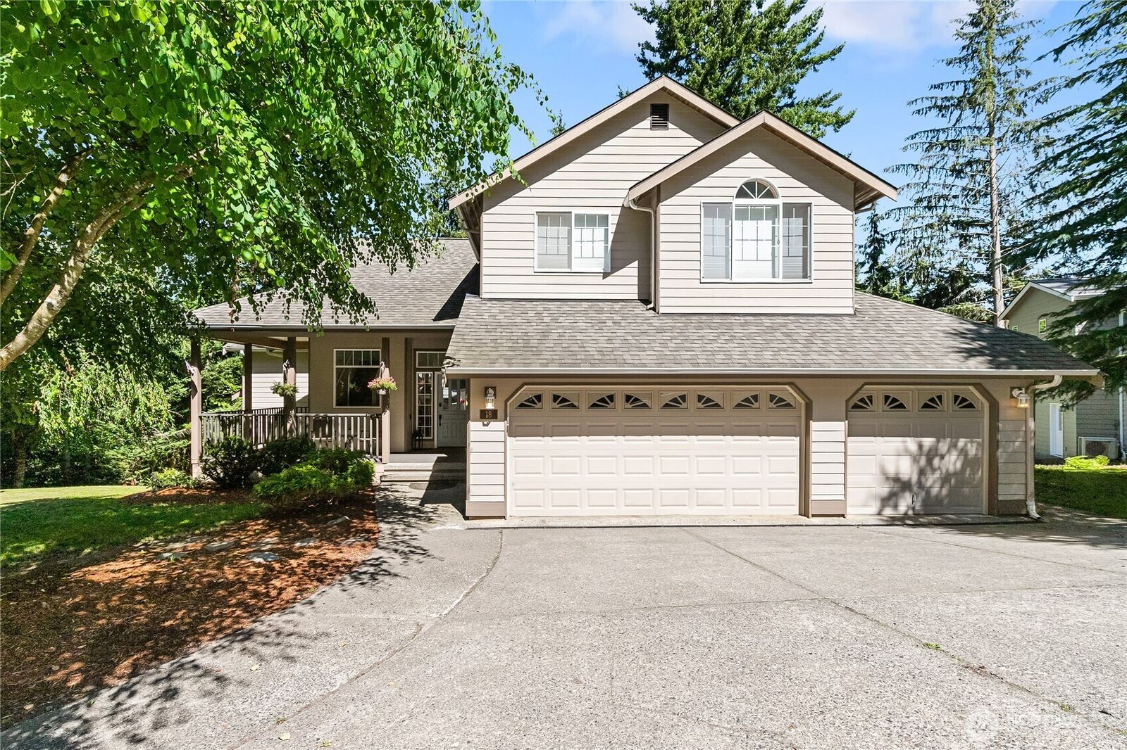 Property Photo: 18 Sweetclover Circle WA 98229