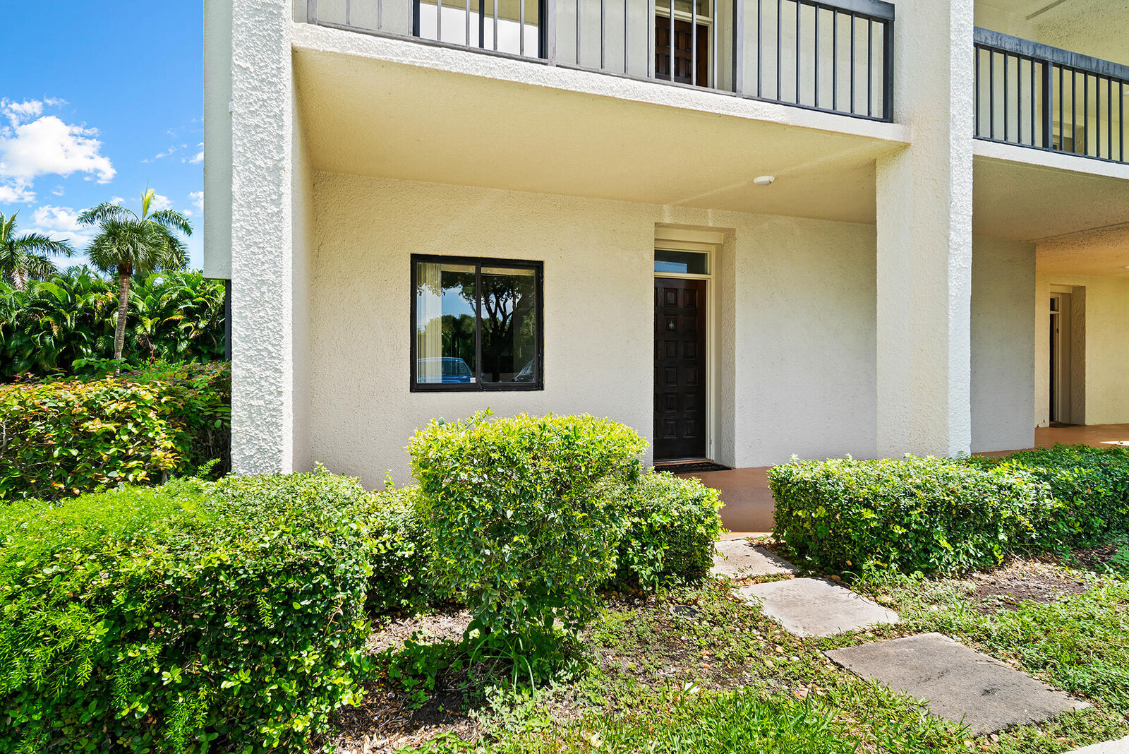 Property Photo: 3000 Presidential Way #101 FL 33401