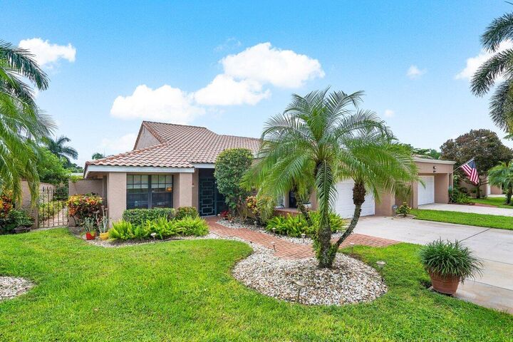 Property Photo: 11094 Applegate Lane FL 33437