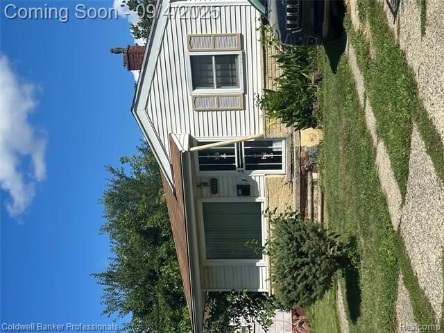 Property Photo: 26872 Colgate Street MI 48141