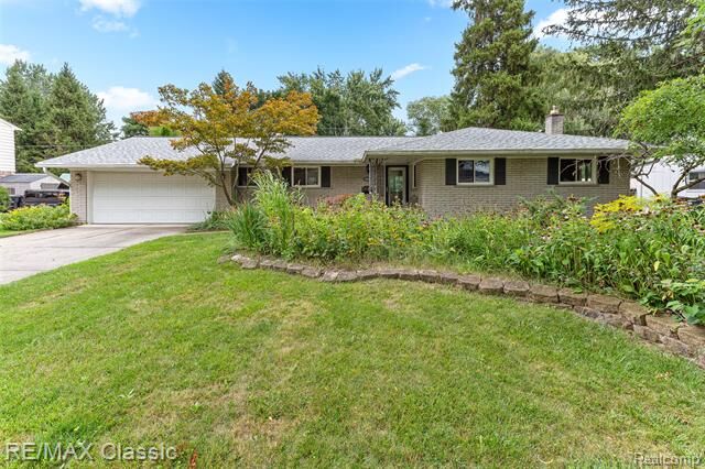 Property Photo: 17398 Westbrook Drive MI 48152