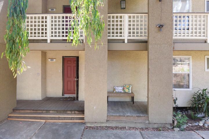 Property Photo:  680 Dartmore Lane 259  CA 94544 