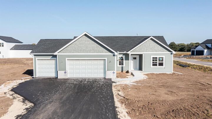 1833 East Kyle Circle  Beloit WI 53511 photo