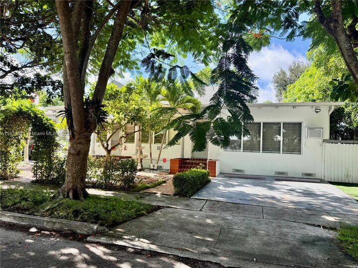 Property Photo: 1512 SW 14th Ter FL 33145