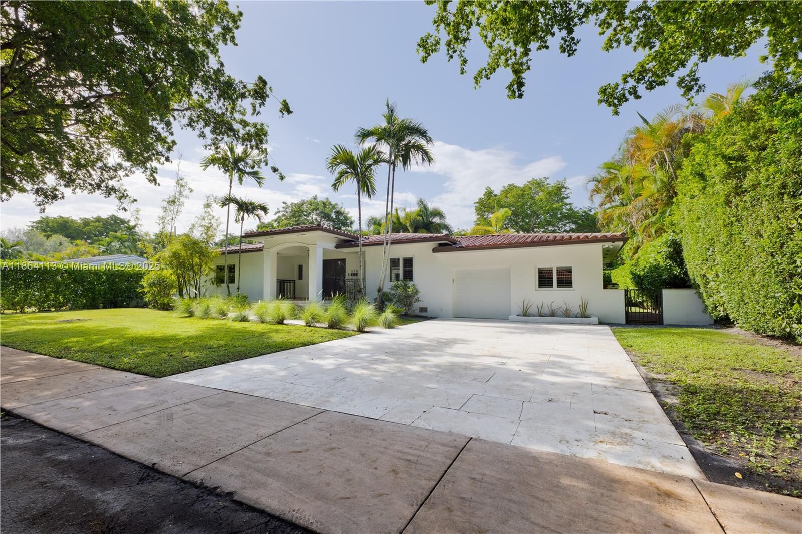 Property Photo: 518 Daroco Ave FL 33146