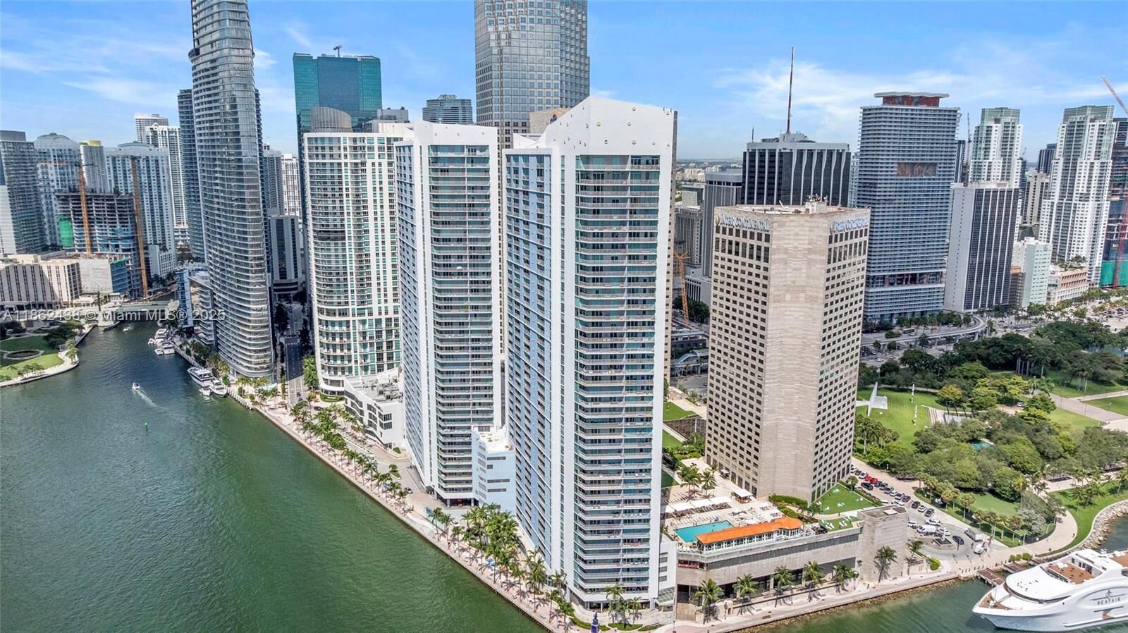 Property Photo: 325 S Biscayne Blvd 1918 FL 33131