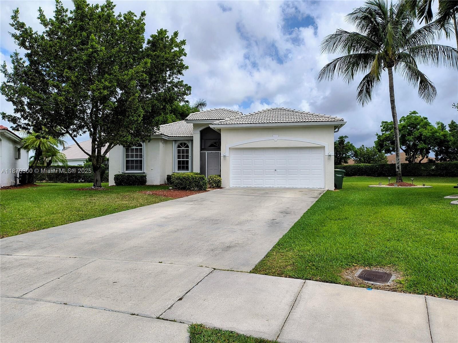 Property Photo: 440 SE 25th Dr 440 FL 33033