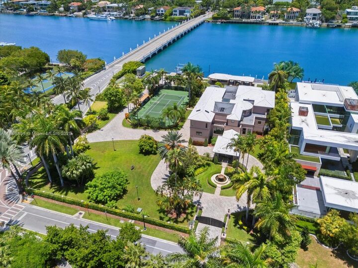 Property Photo: 145 Palm Ave FL 33139
