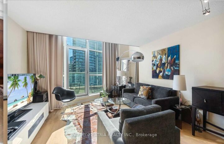 Property Photo: 36 Blue Jays Way 723 ON M5V 3T3