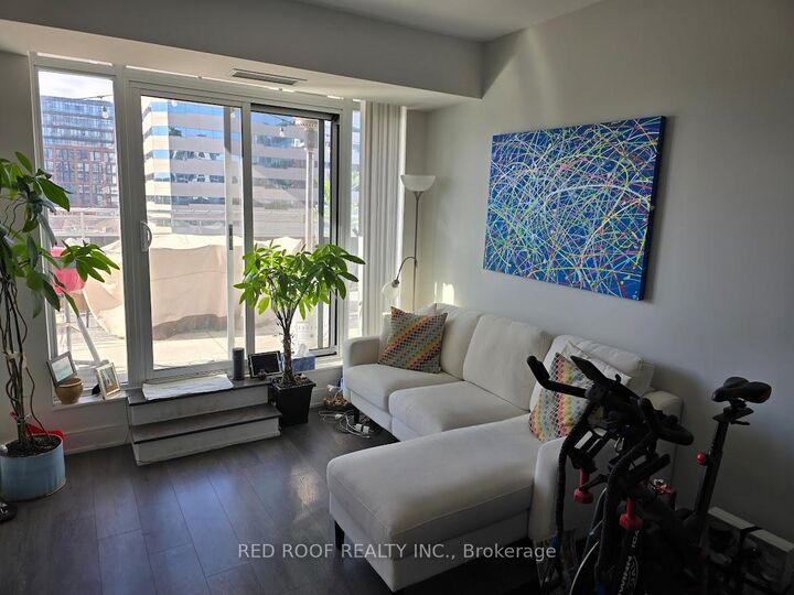 Property Photo: 525 Adelaide Street W 909 ON M5V 0N7