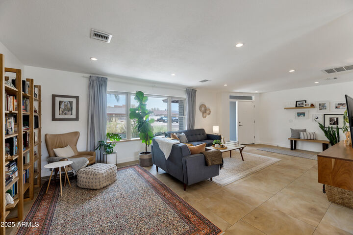 Property Photo:  2849 E Cannon Drive  AZ 85028 