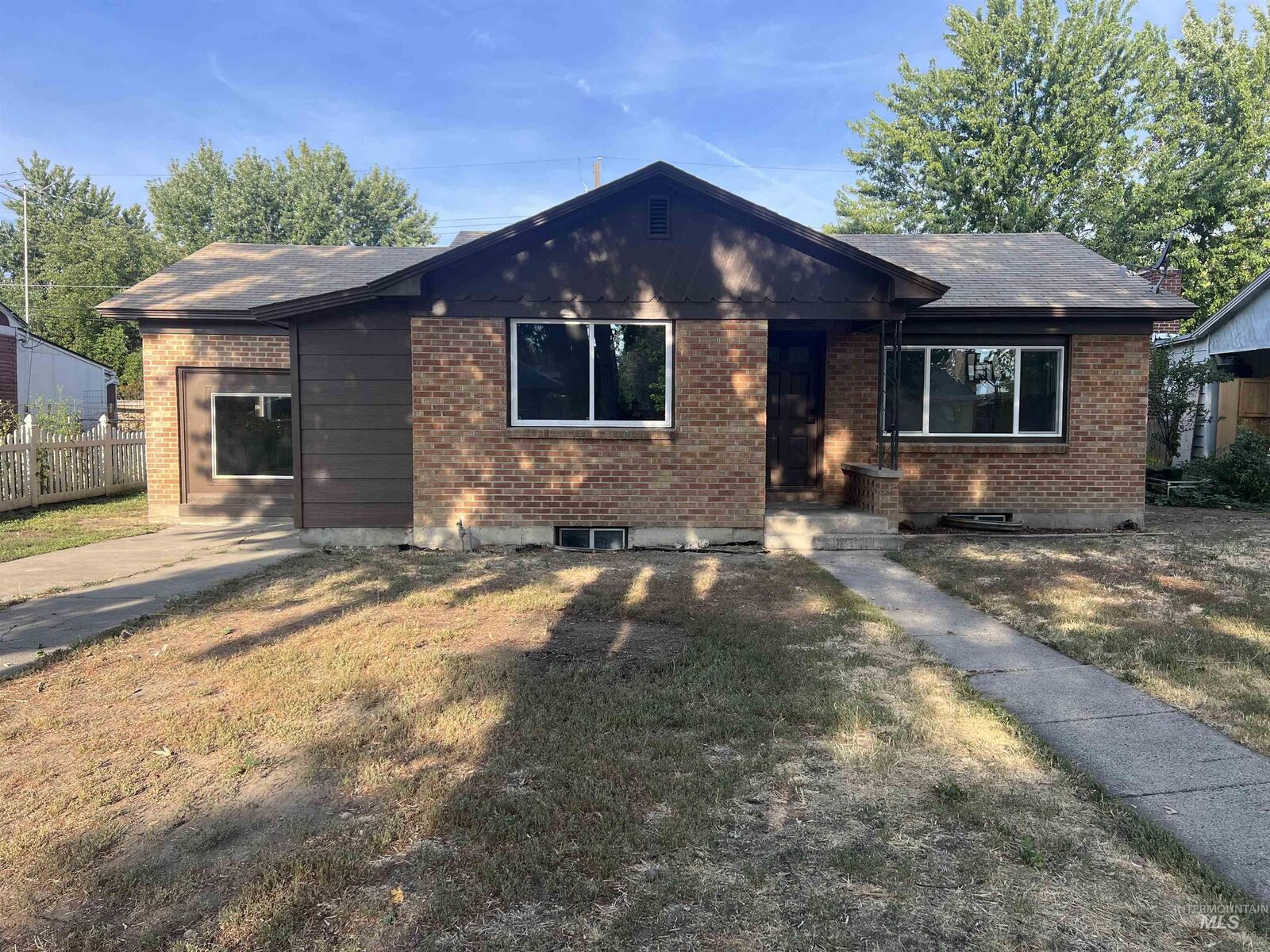 Property Photo:  555 N. 8th E.  ID 83647 