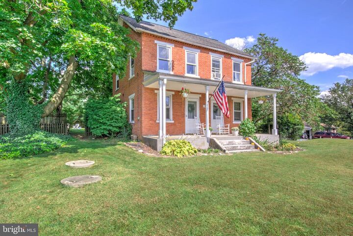 Property Photo: 1517 E Newport Road PA 17543